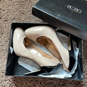 EUC Size 8 Women’s BCBG Paris Blush/Black Heels